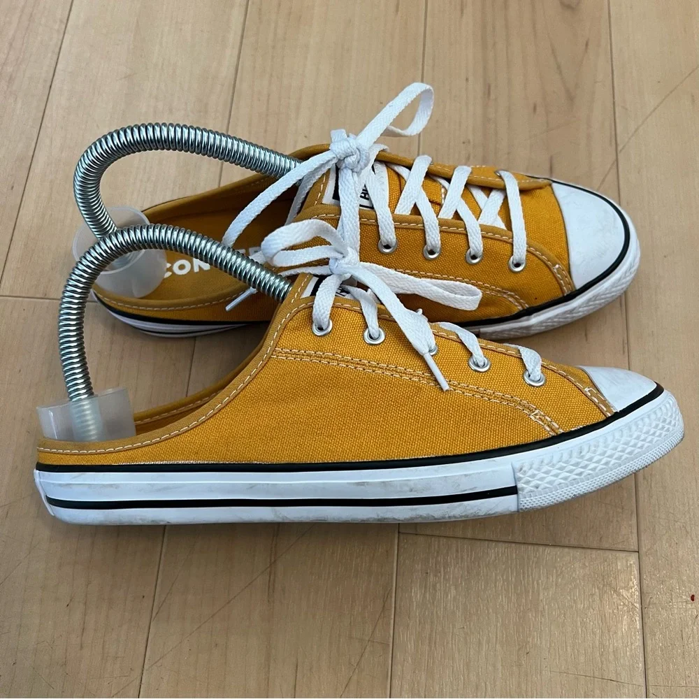 Converse Yellow and White Sneakers Vibrant Style - Picture 3 of 7